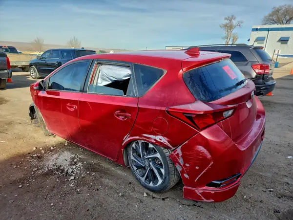 JTNKARJE6JJ573576 2018 TOYOTA COROLLA - Image 2