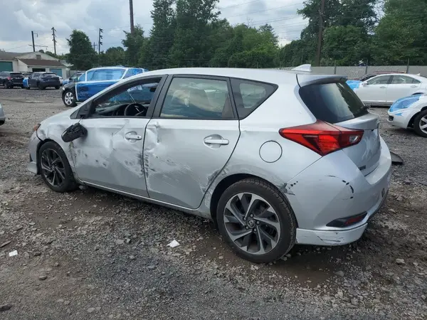 JTNKARJE6JJ573867 2018 TOYOTA COROLLA - Image 2