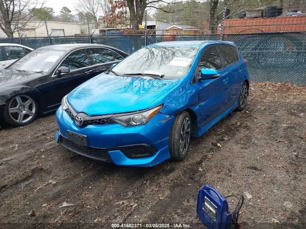 JTNKARJE6JJ575666 2018 TOYOTA COROLLA - Image 2