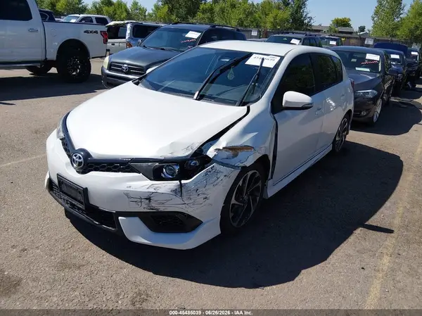 JTNKARJE6JJ576042 2018 TOYOTA COROLLA - Image 2