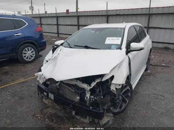 JTNKARJE7HJ526714 2017 TOYOTA COROLLA - Image 2