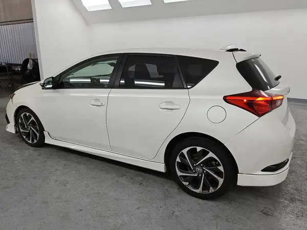 JTNKARJE7HJ546333 2017 TOYOTA COROLLA - Image 2