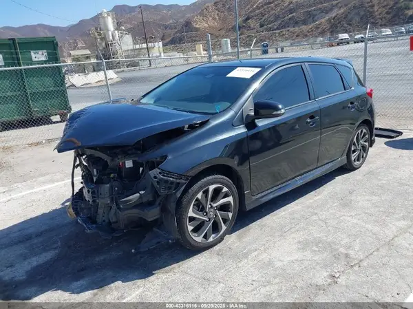 JTNKARJE7HJ550687 2017 TOYOTA COROLLA - Image 2