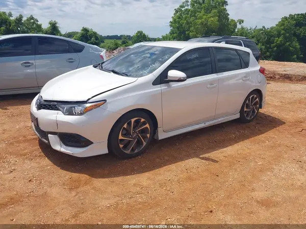JTNKARJE7JJ555202 2018 TOYOTA COROLLA - Image 2