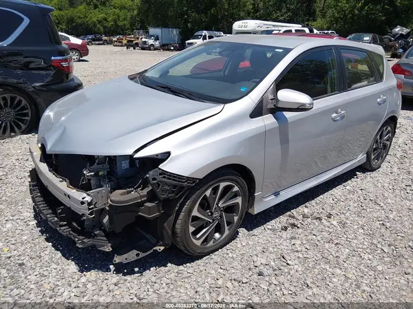JTNKARJE7JJ561520 2018 TOYOTA COROLLA - Image 2