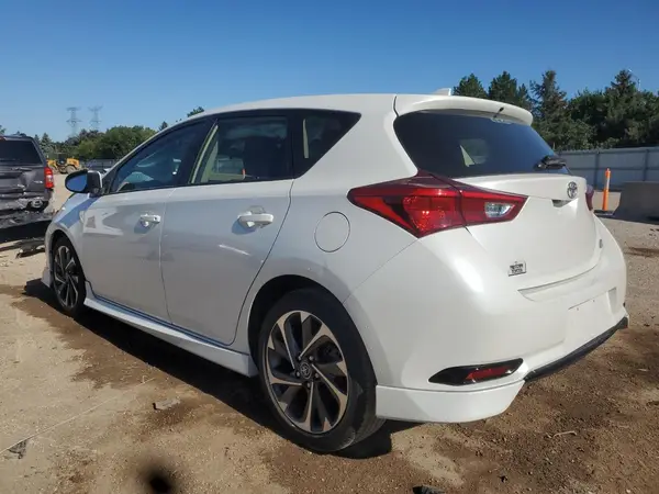 JTNKARJE7JJ563641 2018 TOYOTA COROLLA - Image 2