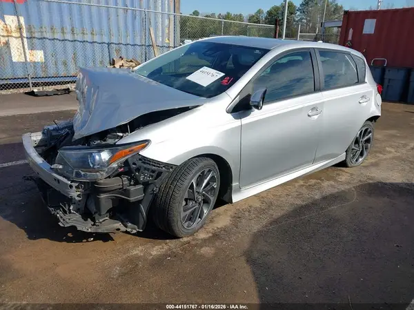 JTNKARJE7JJ564160 2018 TOYOTA COROLLA - Image 2
