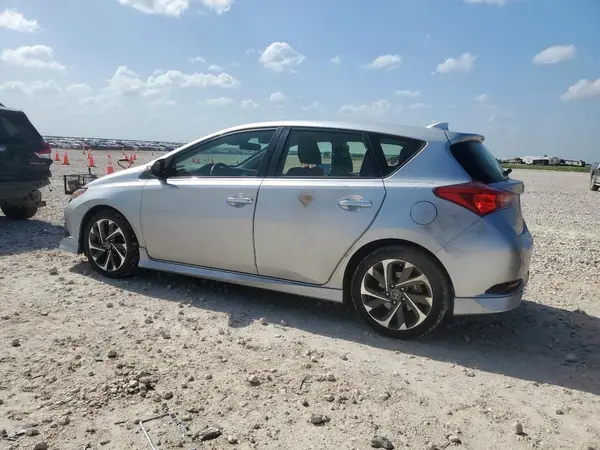 JTNKARJE7JJ565308 2018 TOYOTA COROLLA - Image 2