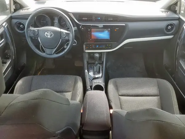 JTNKARJE7JJ565308 2018 TOYOTA COROLLA - Image 8