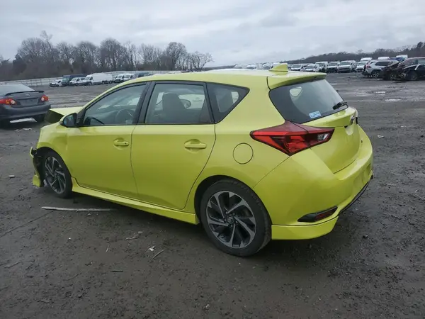 JTNKARJE7JJ569133 2018 TOYOTA COROLLA - Image 2