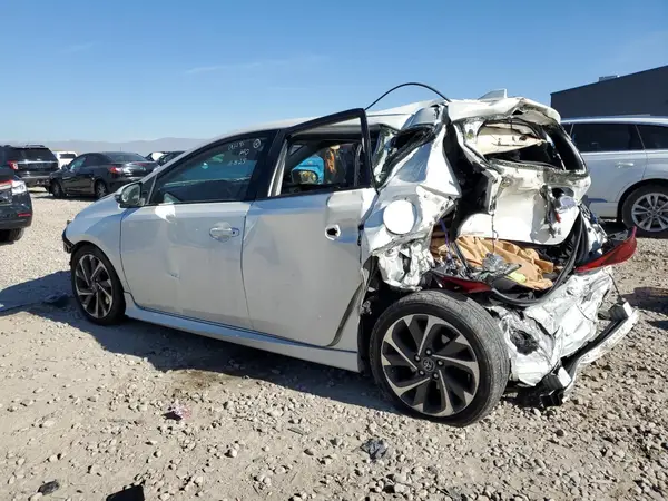 JTNKARJE7JJ569388 2018 TOYOTA COROLLA - Image 2