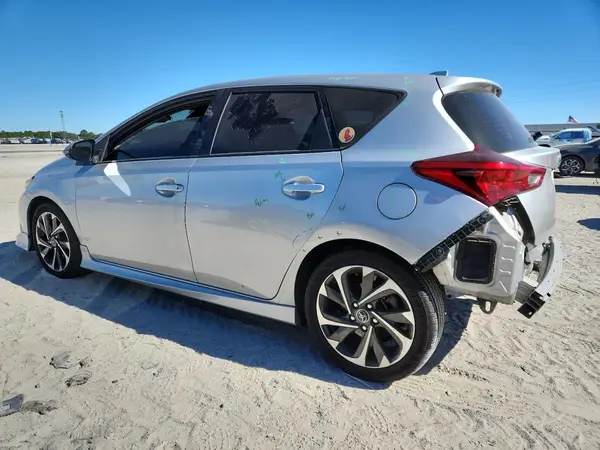 JTNKARJE7JJ572825 2018 TOYOTA COROLLA - Image 2