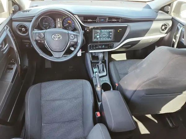 JTNKARJE7JJ572825 2018 TOYOTA COROLLA - Image 8