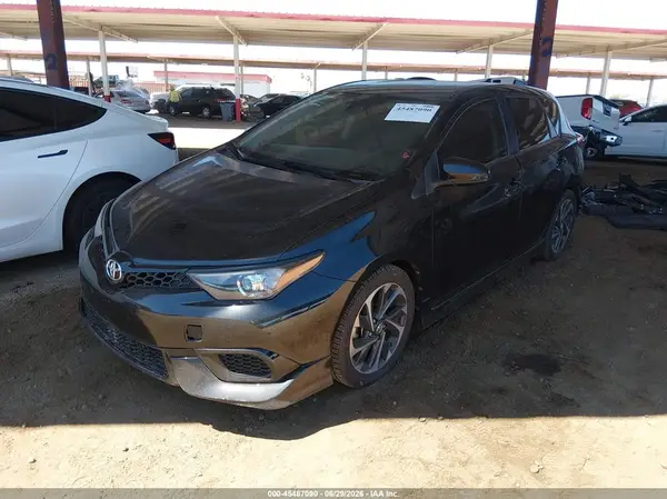 JTNKARJE7JJ573103 2018 TOYOTA COROLLA - Image 2