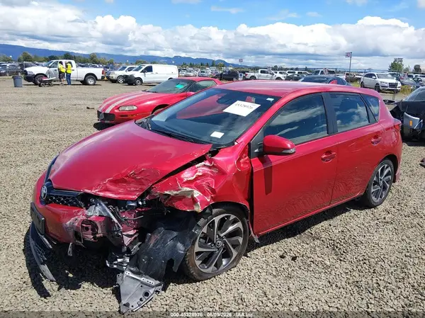 JTNKARJE7JJ573747 2018 TOYOTA COROLLA - Image 2