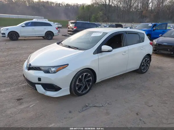 JTNKARJE7JJ574235 2018 TOYOTA COROLLA - Image 2