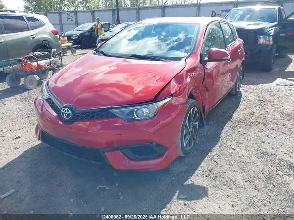 JTNKARJE7JJ574526 2018 TOYOTA COROLLA - Image 2