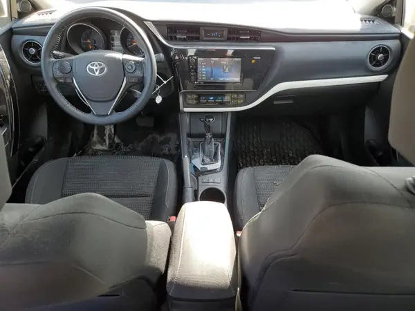 JTNKARJE7JJ574610 2018 TOYOTA COROLLA - Image 8