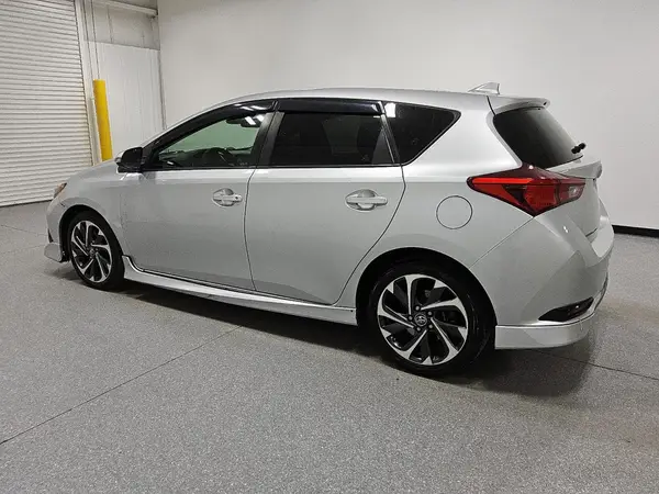 JTNKARJE8HJ544008 2017 TOYOTA COROLLA - Image 2