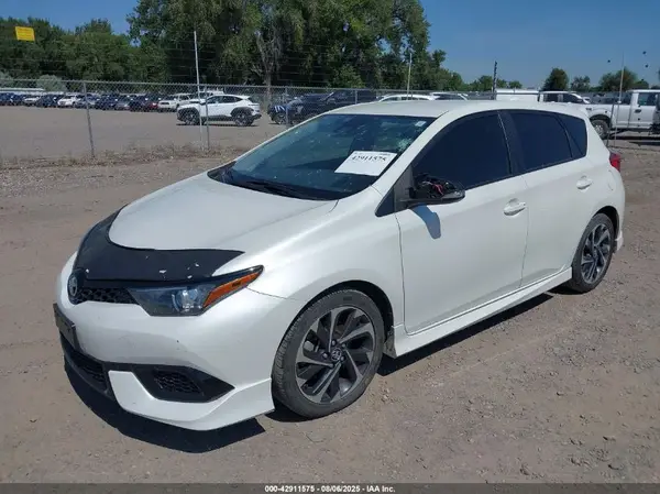 JTNKARJE8HJ551704 2017 TOYOTA COROLLA - Image 2