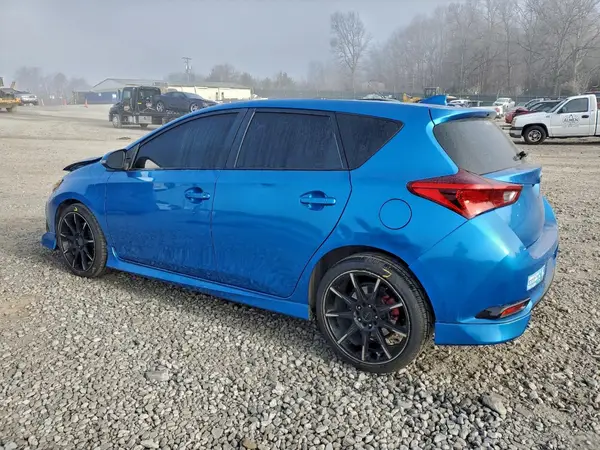 JTNKARJE8JJ553796 2018 TOYOTA COROLLA - Image 2