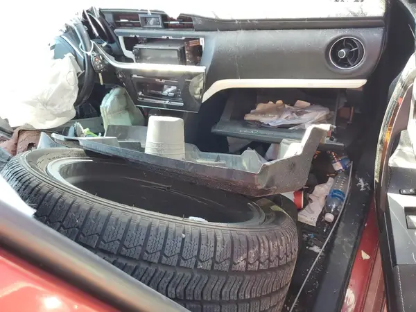 JTNKARJE8JJ555693 2018 TOYOTA COROLLA - Image 8