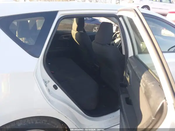 JTNKARJE8JJ556133 2018 TOYOTA COROLLA - Image 8