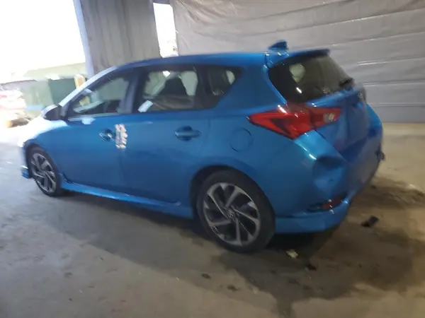JTNKARJE8JJ558237 2018 TOYOTA COROLLA - Image 2
