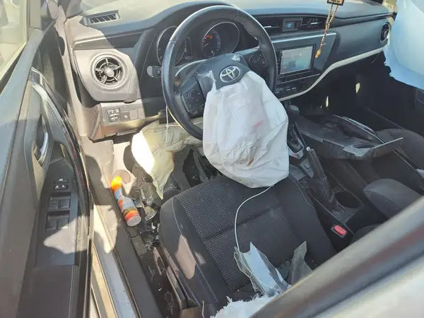 JTNKARJE8JJ558996 2018 TOYOTA COROLLA - Image 8