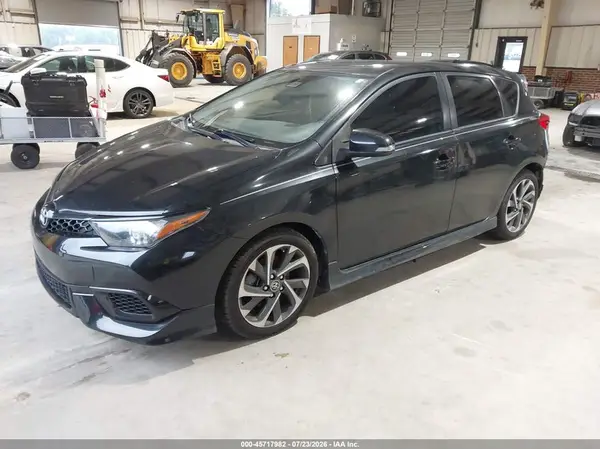 JTNKARJE8JJ559825 2018 TOYOTA COROLLA - Image 2