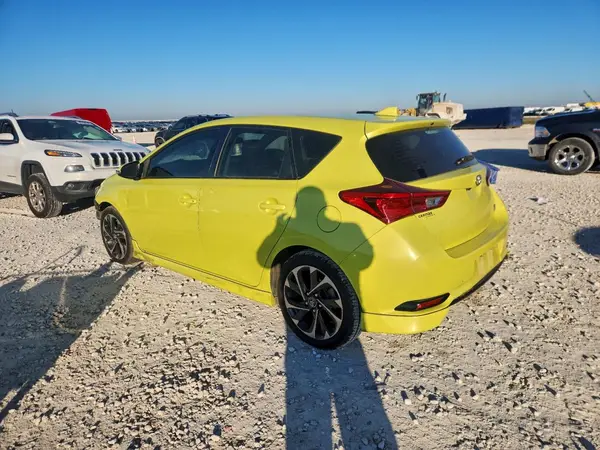 JTNKARJE8JJ560506 2018 TOYOTA COROLLA - Image 2