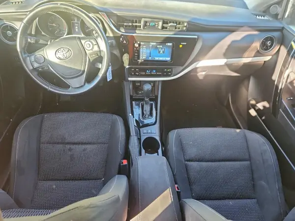 JTNKARJE8JJ560506 2018 TOYOTA COROLLA - Image 8