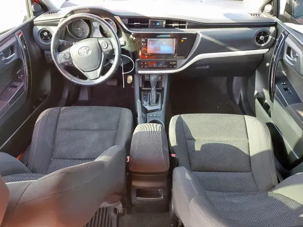 JTNKARJE8JJ560750 2018 TOYOTA COROLLA - Image 8