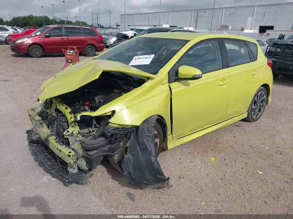 JTNKARJE8JJ561297 2018 TOYOTA COROLLA - Image 2