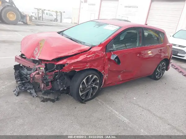 JTNKARJE8JJ562921 2018 TOYOTA COROLLA - Image 2