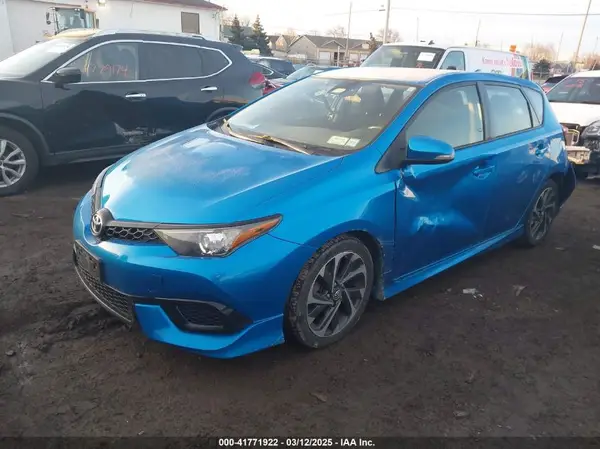 JTNKARJE8JJ563731 2018 TOYOTA COROLLA - Image 2