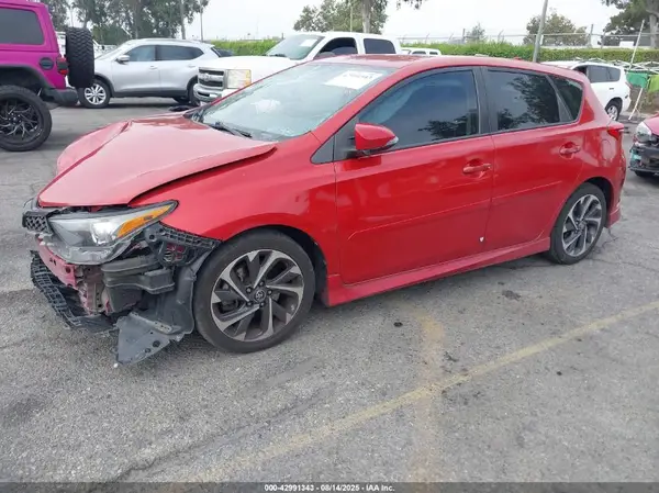 JTNKARJE8JJ564894 2018 TOYOTA COROLLA - Image 2