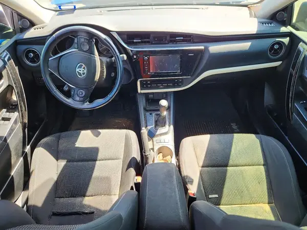 JTNKARJE8JJ565947 2018 TOYOTA COROLLA - Image 8