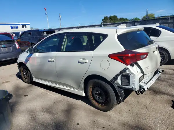 JTNKARJE8JJ567617 2018 TOYOTA COROLLA - Image 2