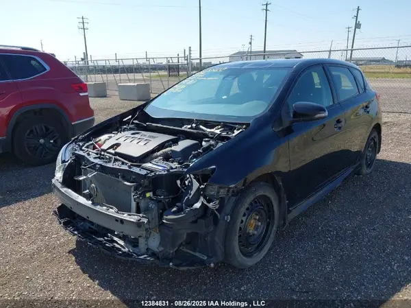 JTNKARJE8JJ569545 2018 TOYOTA COROLLA - Image 2