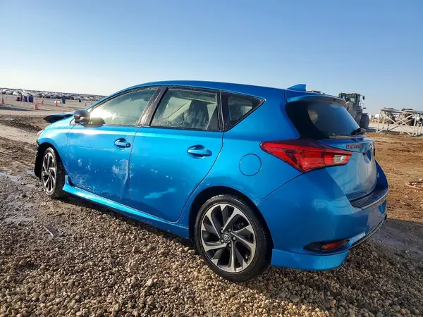 JTNKARJE8JJ572073 2018 TOYOTA COROLLA - Image 2