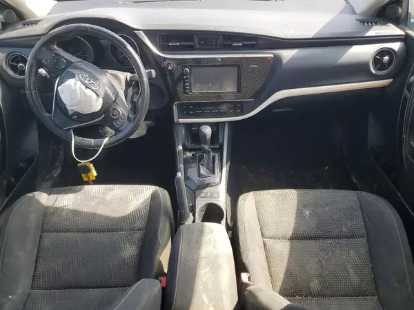 JTNKARJE8JJ572073 2018 TOYOTA COROLLA - Image 8