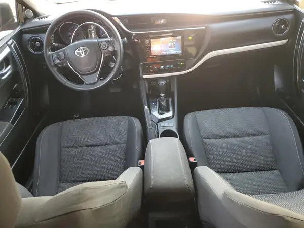 JTNKARJE8JJ572588 2018 TOYOTA COROLLA - Image 8