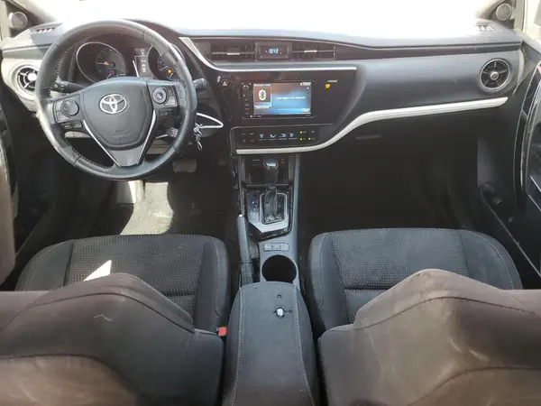 JTNKARJE8JJ574633 2018 TOYOTA COROLLA - Image 8