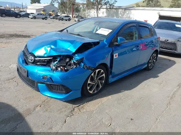 JTNKARJE8JJ574910 2018 TOYOTA COROLLA - Image 2