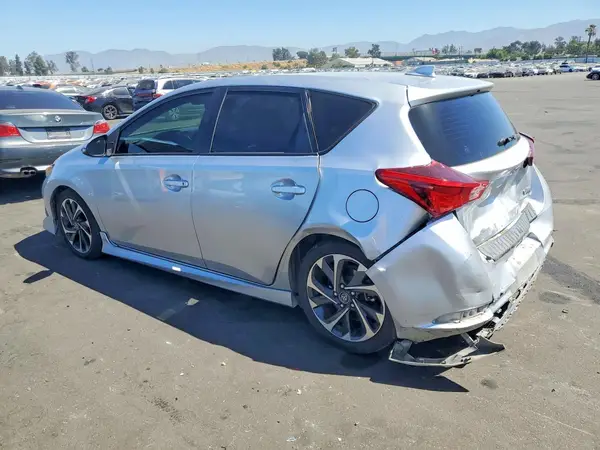 JTNKARJE8JJ576236 2018 TOYOTA COROLLA - Image 2