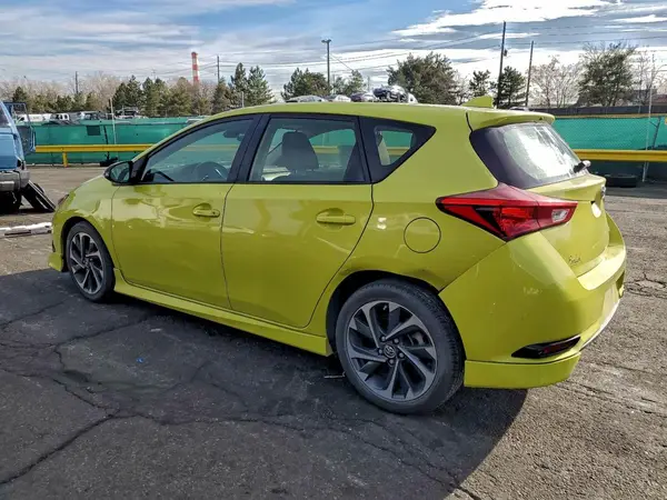 JTNKARJE9HJ528268 2017 TOYOTA COROLLA - Image 2