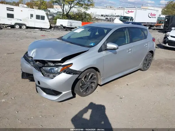 JTNKARJE9HJ546785 2017 TOYOTA COROLLA - Image 2