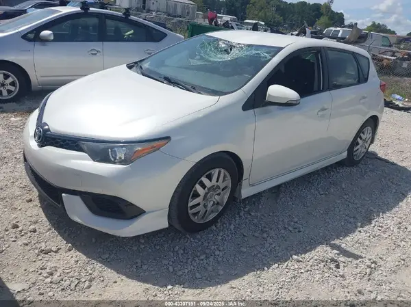 JTNKARJE9HJ550884 2017 TOYOTA COROLLA - Image 2