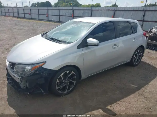 JTNKARJE9HJ551338 2017 TOYOTA COROLLA - Image 2